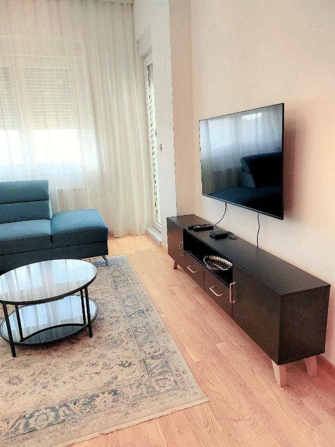 Kej Danube Lux Free Garage Apartment Нови Сад Екстериор снимка